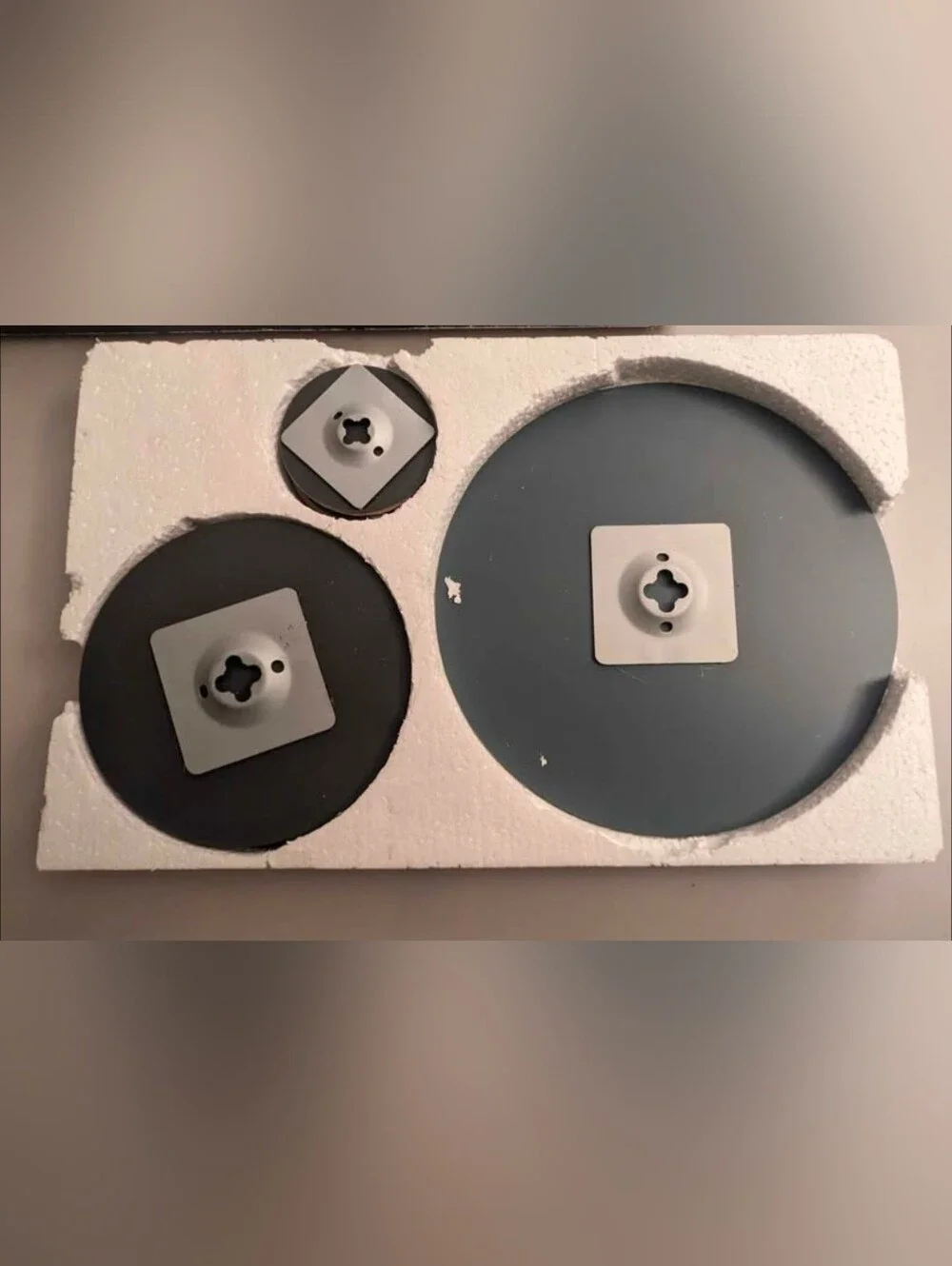 Threshold 7 Piece Circle Mirrors. New. Original Box: 7.6 cm, 15.2 cm, 22.8 cm